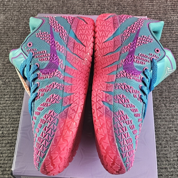 Nike Mend Pink and Teal Blue Athletic Basketball Shoes Various Sizes main image 5